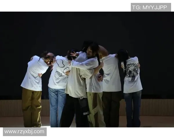 深圳街舞队默契配合探秘：舞动城市节奏与团队精神的完美结合